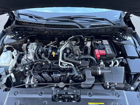 Used 2025 Nissan Altima 2.5 SV FWD image 32