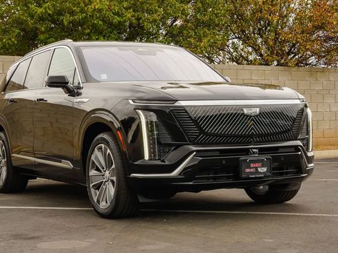 New 2026 Cadillac Vistiq Luxury w/ LPO, Premium Carpet Package image 5