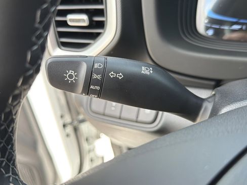 New 2026 Hyundai Venue SEL FWD image 17
