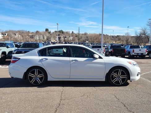 Used 2017 Honda Accord Sport Special Edition image 7