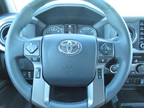 Used 2022 Toyota Tacoma TRD Sport w/ Technology Package RWD image 22