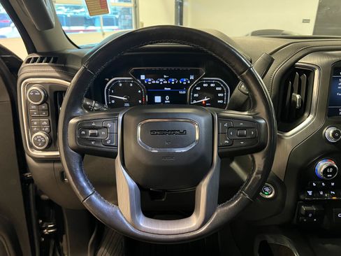 Used 2020 GMC Sierra 2500 Denali w/ Denali Ultimate Package AWD/4WD image 10
