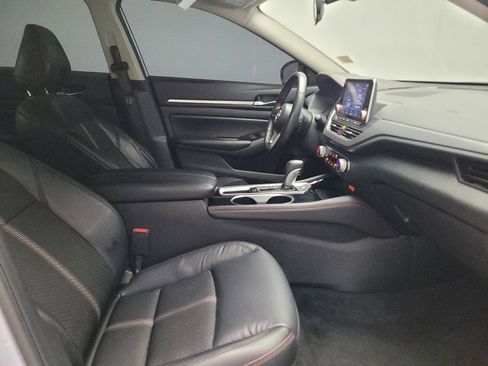 Used 2024 Nissan Altima 2.5 SR FWD image 21