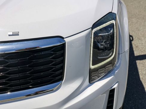 Used 2022 Kia Telluride LX AWD/4WD image 10