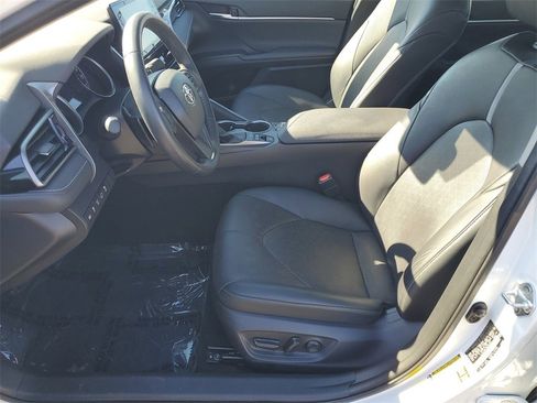 Used 2022 Toyota Camry XSE image 5