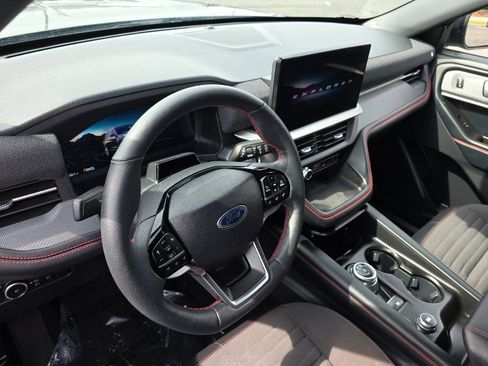 Used 2025 Ford Explorer ST-Line AWD/4WD image 9