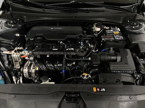 Certified 2023 Hyundai Elantra Limited FWD image 10