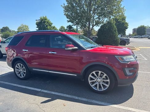 Used 2017 Ford Explorer Limited AWD/4WD image 5