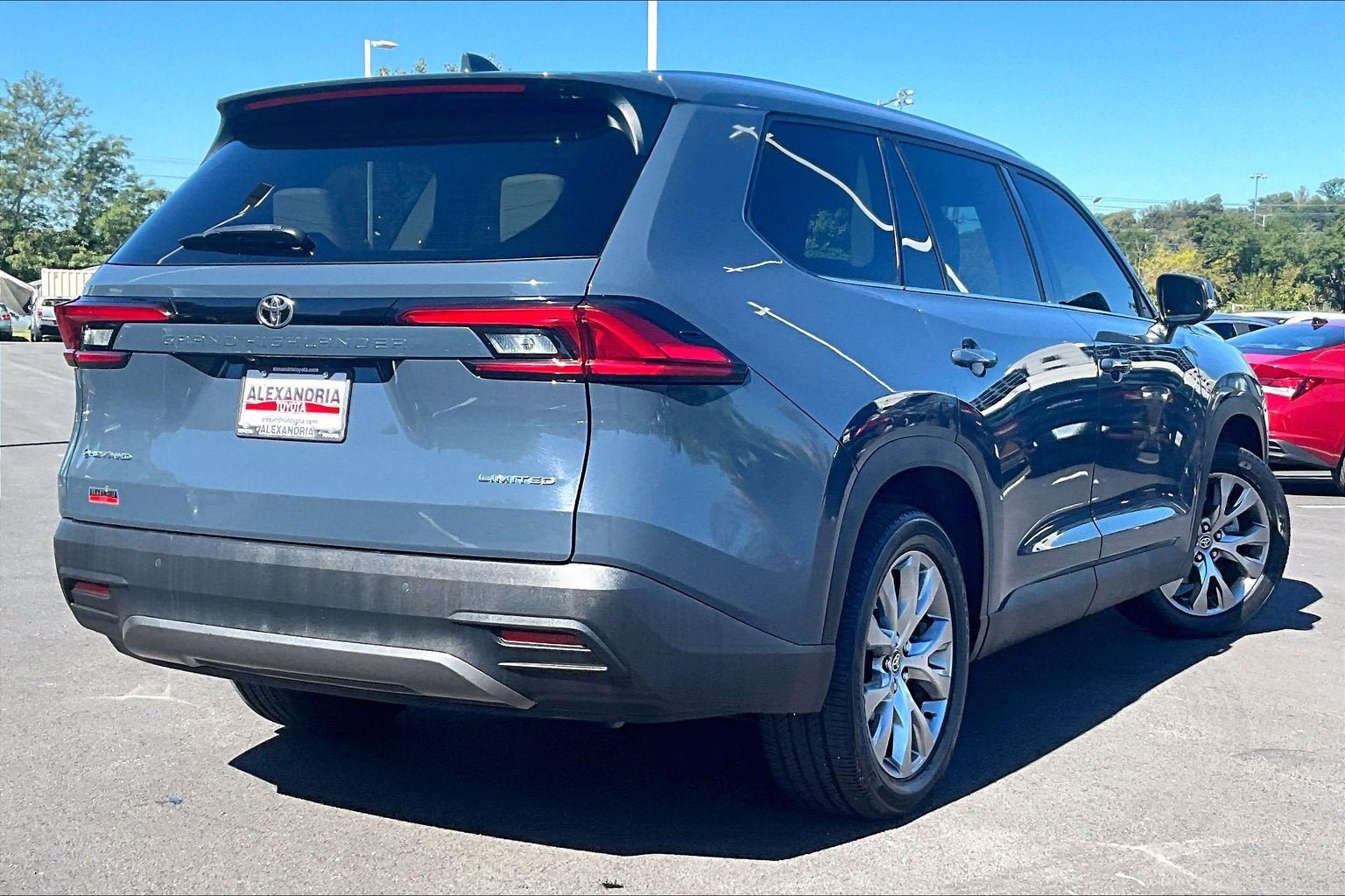 Used 2024 Toyota Grand Highlander AWD Hybrid image 12