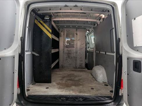 Used 2022 Mercedes-Benz Sprinter 2500 image 16
