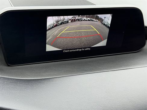 Used 2022 MAZDA MAZDA3 s image 23