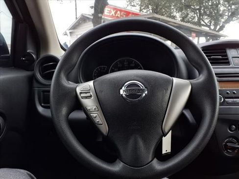 Used 2015 Nissan Versa S FWD image 18