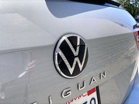 Certified 2023 Volkswagen Tiguan SE w/ Panoramic Sunroof Package FWD image 31