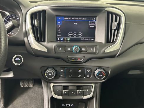 Used 2024 GMC Terrain SLE w/ Elevation Edition image 22