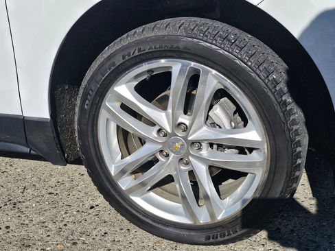 Used 2018 Chevrolet Equinox Premier image 9