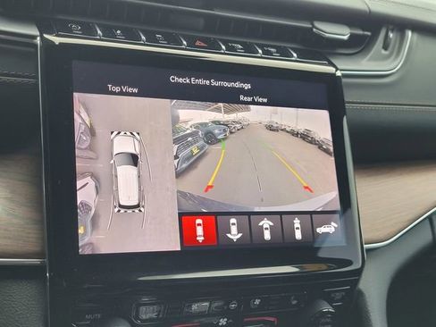 Certified 2023 Jeep Grand Cherokee L Summit w/ Luxury Tech Group V image 10