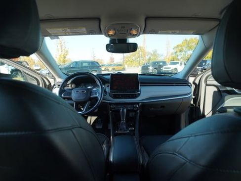 Used 2022 Jeep Compass Limited image 25