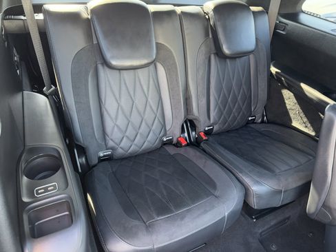 New 2025 Mercedes-Benz GLS 63 AMG 4MATIC image 6