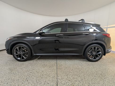 Used 2019 INFINITI QX50 Essential w/ Sensory Package FWD image 4