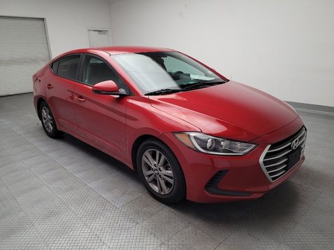Used 2017 Hyundai Elantra SE image 13