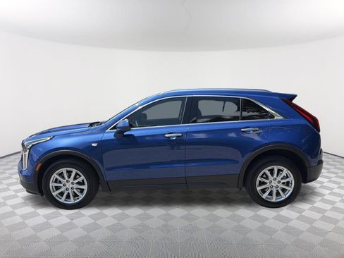Used 2023 Cadillac XT4 Luxury w/ Cold Weather Package FWD image 2