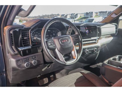 Used 2023 GMC Sierra 1500 SLE w/ X31 Off-Road Package image 11