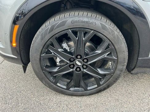 Used 2025 Cadillac Optiq Luxury 2 w/ LPO, ONYX Package image 11