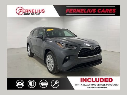 Used 2021 Toyota Highlander Limited AWD/4WD image 1