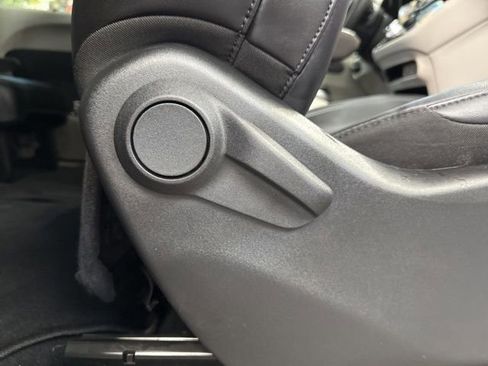 Used 2024 Chrysler Pacifica Touring-L image 54