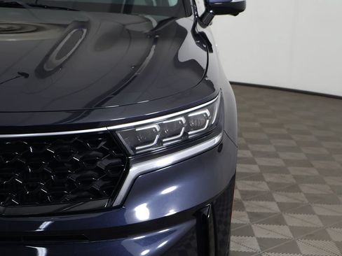 Certified 2023 Kia Sorento SX Prestige AWD/4WD image 18