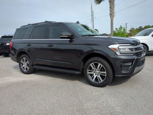 Used 2024 Ford Expedition XLT RWD image 2