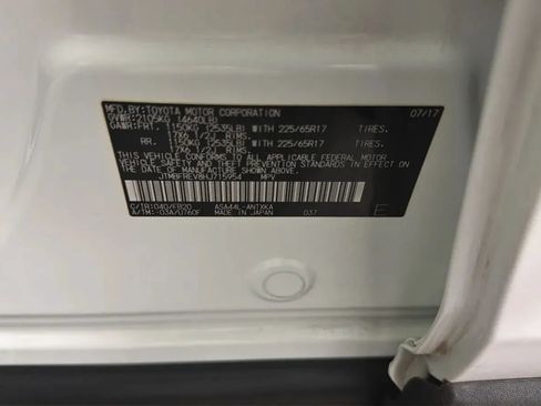 Used 2017 Toyota RAV4 LE w/ Carpet Mat Package AWD/4WD image 22