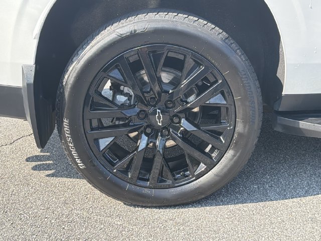 Used 2025 Chevrolet Suburban Premier AWD/4WD image 19