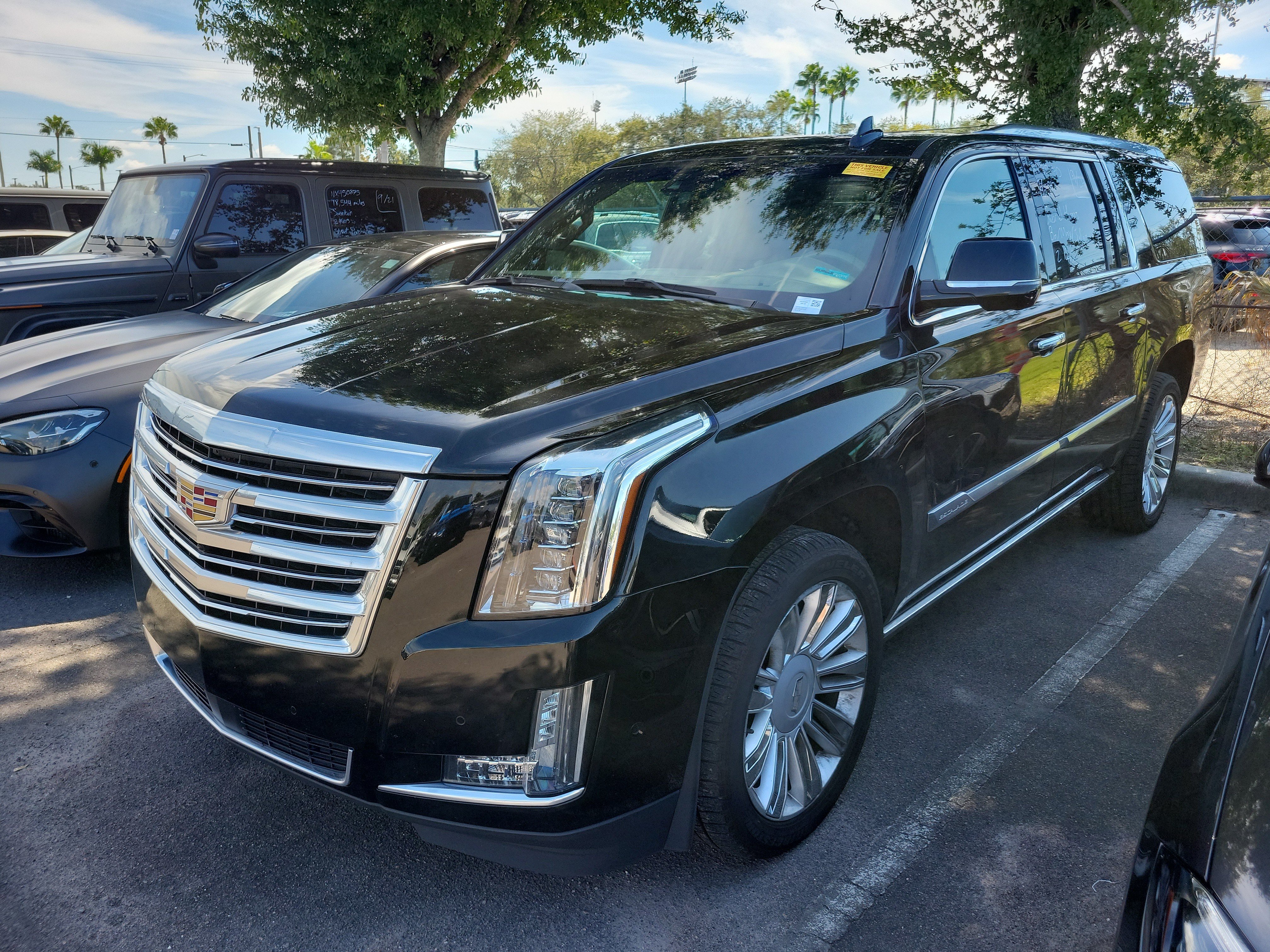 Used 2019 Cadillac Escalade ESV Platinum RWD image 1