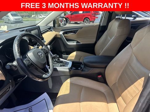 Used 2019 Toyota RAV4 XLE Premium w/ All Weather Liner Package AWD/4WD image 14