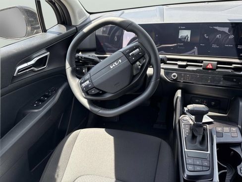New 2026 Kia Sportage LX FWD image 10