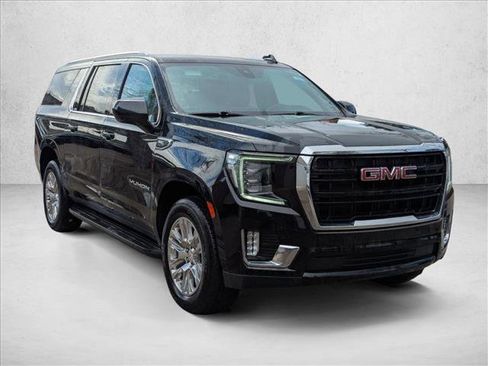 Used 2021 GMC Yukon XL SLE image 2
