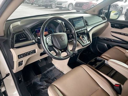 Certified 2024 Honda Odyssey Touring image 11