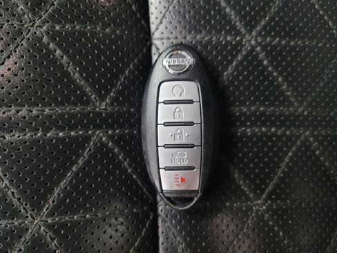 Used 2017 Nissan Maxima Platinum image 32