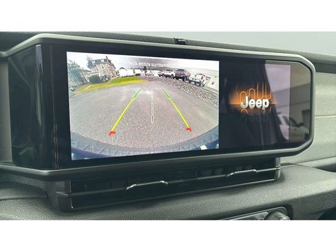 Used 2025 Jeep Wrangler Willys image 17