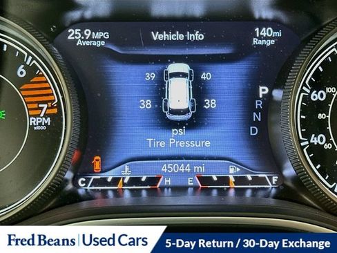 Used 2023 Jeep Cherokee Altitude Lux AWD/4WD image 17