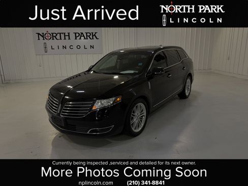 Used 2018 Lincoln MKT AWD w/ Technology Package image 1