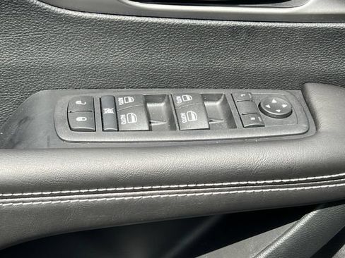 New 2027 Chrysler Pacifica Select w/ Family Tech Group AWD/4WD image 15