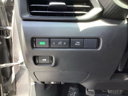 Used 2025 Nissan Sentra S FWD image 26