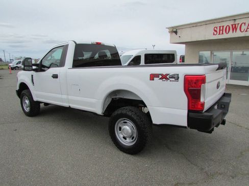 Used 2019 Ford F250 XL w/ Power Equipment Group image 9