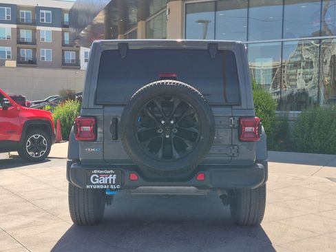 Used 2023 Jeep Wrangler Unlimited Sahara w/ Cold Weather Group AWD/4WD image 5