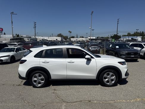 Used 2025 Honda HR-V LX image 2