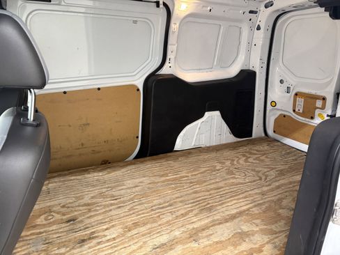 Used 2018 Ford Transit Connect XL image 9