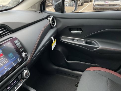 New 2025 Nissan Versa SR w/ Trunk Package image 32