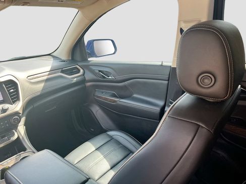 Used 2023 GMC Acadia Denali w/ Denali Ultimate Package FWD image 25